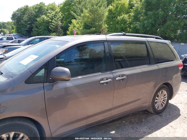 Toyota Sienna Xle V6 8 Passenger