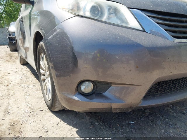 Toyota Sienna Xle V6 8 Passenger