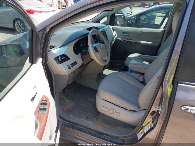 Toyota Sienna Xle V6 8 Passenger