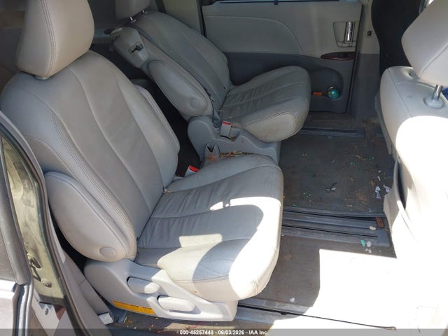 Toyota Sienna Xle V6 8 Passenger
