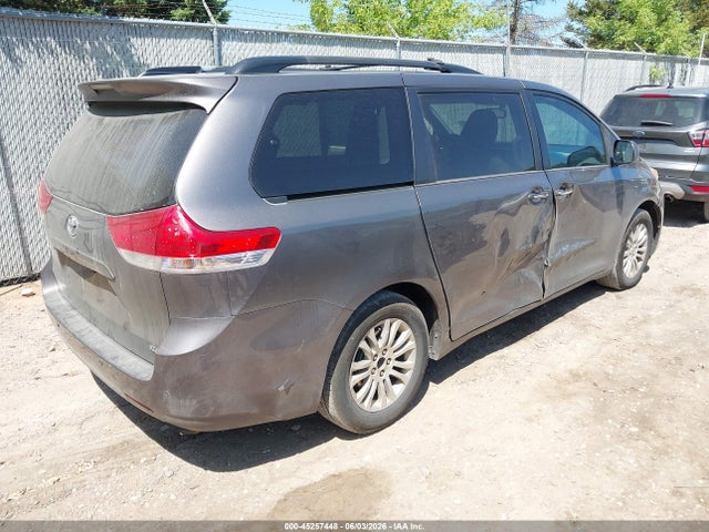 Toyota Sienna Xle V6 8 Passenger