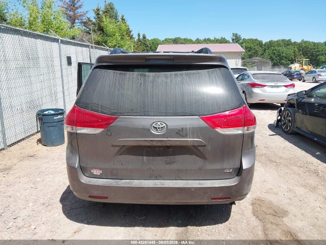 Toyota Sienna Xle V6 8 Passenger