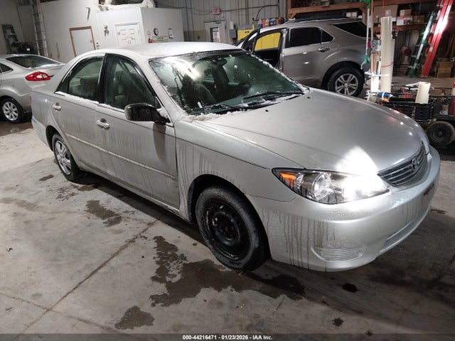 Salvage Toyota Camry Image