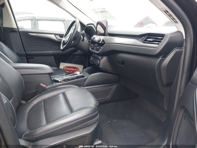 Ford Escape Titanium Hybrid