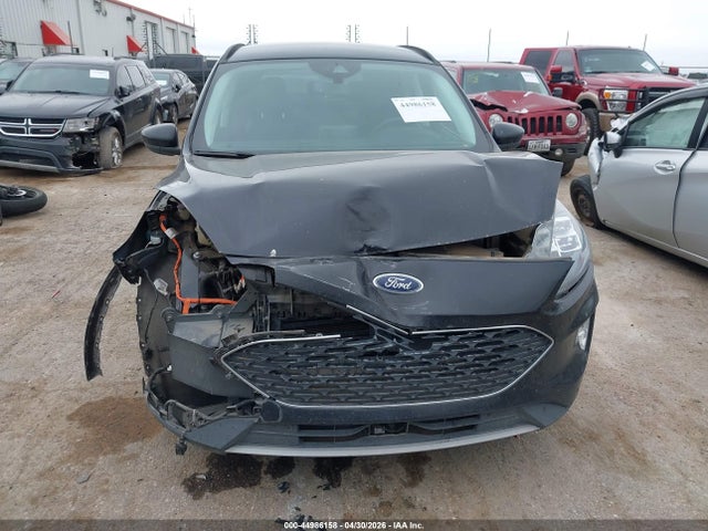 Ford Escape Titanium Hybrid