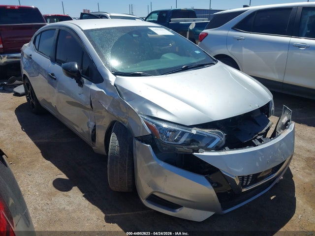 Salvage Nissan Versa Image