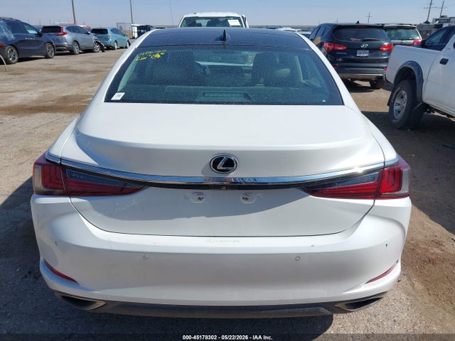 Lexus Es Ultra Luxury