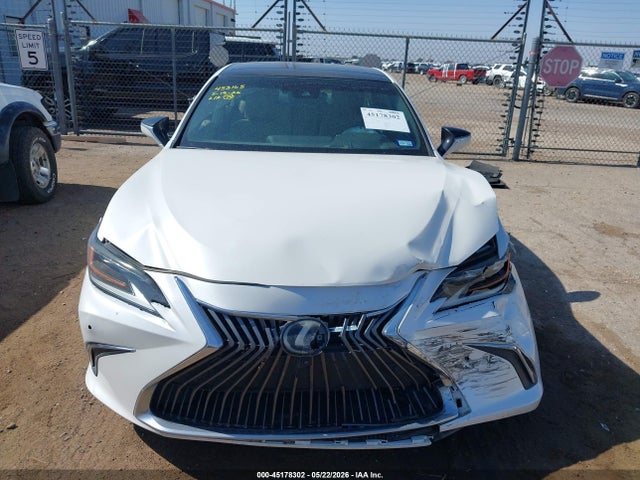 Lexus Es Ultra Luxury