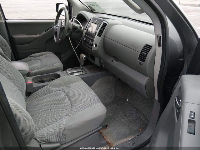 Nissan Frontier Sv