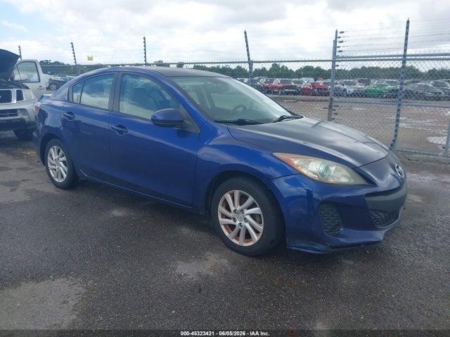 Salvage Mazda Mazda3 Image