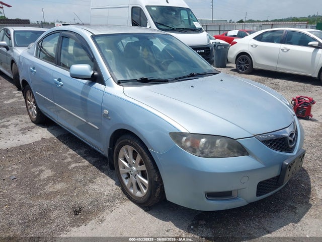 Salvage Mazda Mazda3 Image
