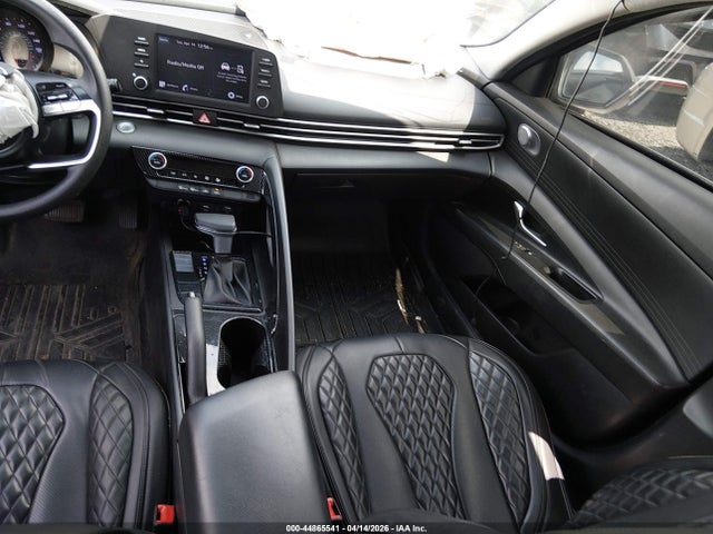 Hyundai ELANTRA Sel