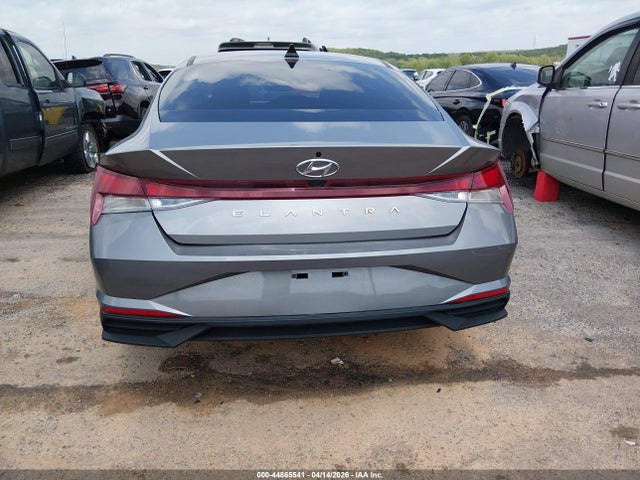Hyundai ELANTRA Sel