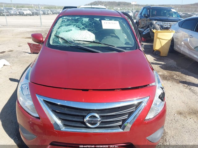 Nissan Versa 1.6 S+