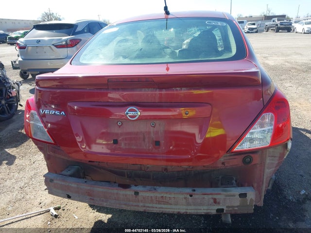 Nissan Versa 1.6 S+