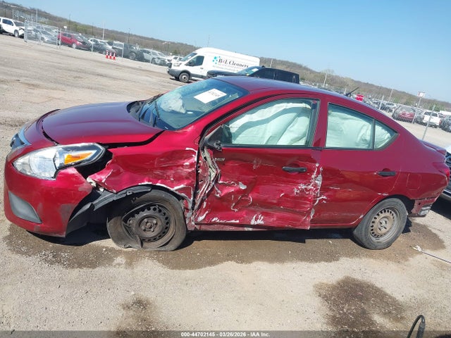 Nissan Versa 1.6 S+