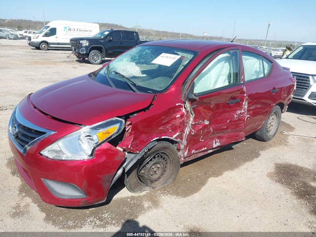 Nissan Versa 1.6 S+