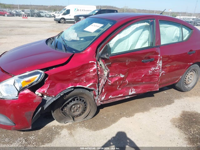 Nissan Versa 1.6 S+