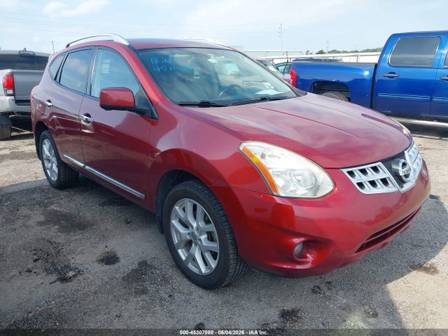 Salvage Nissan Rogue Image
