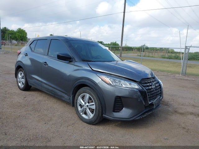 Salvage Nissan Kicks Image