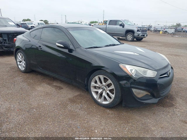 Salvage Hyundai Genesis Image
