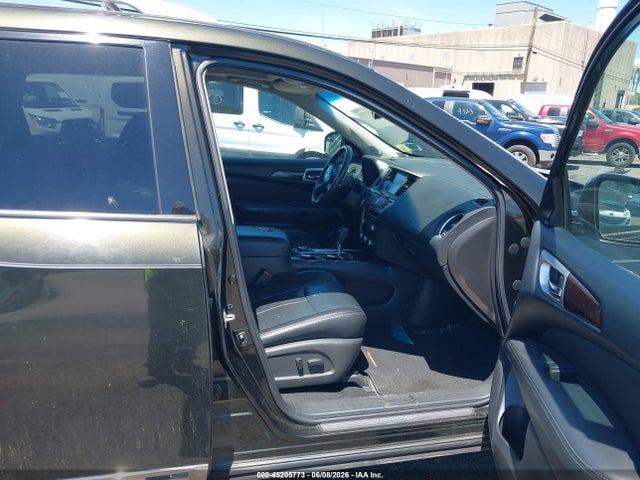 Nissan Pathfinder Platinum