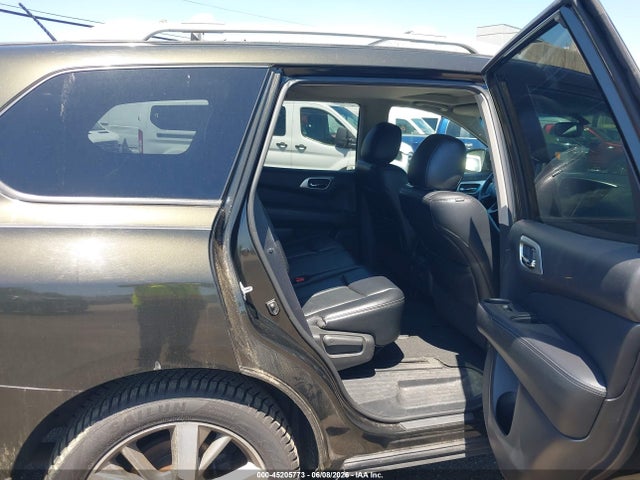 Nissan Pathfinder Platinum