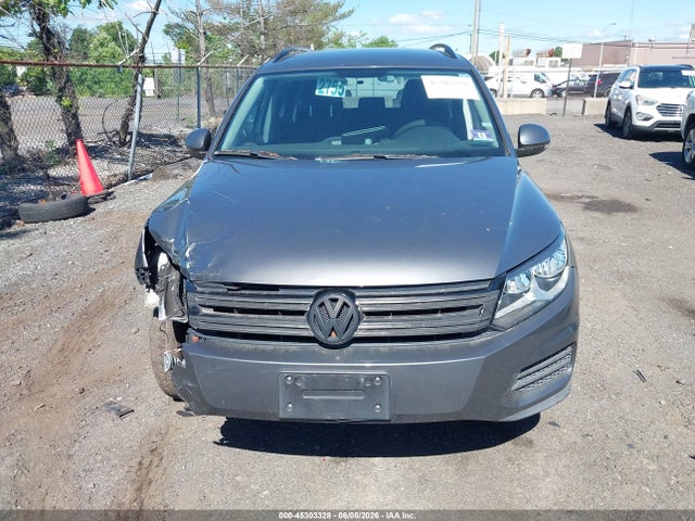 Volkswagen Tiguan S