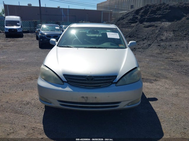 Toyota Camry Xle V6
