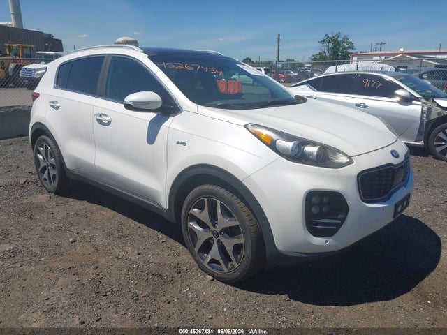 Salvage Kia Sportage Image