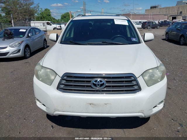 Toyota Highlander Sport