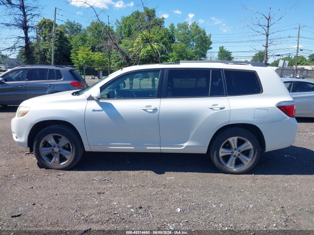 Toyota Highlander Sport