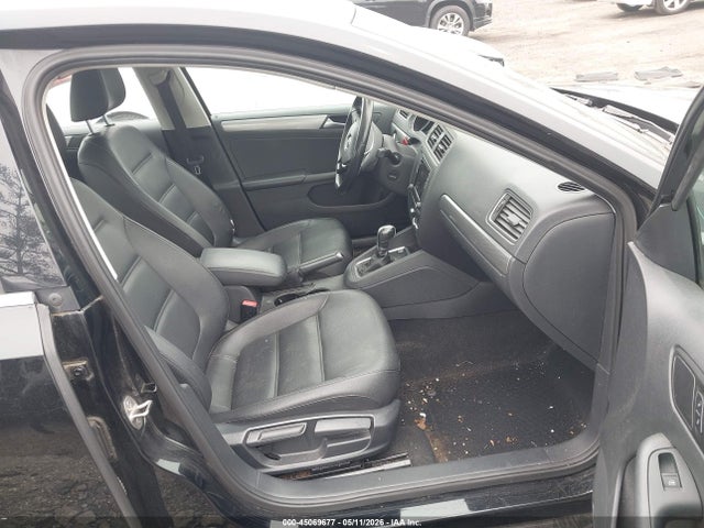 Volkswagen Jetta 1.4t Se