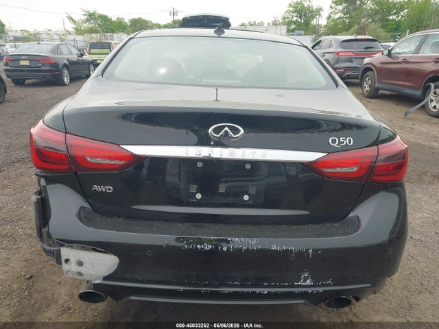 INFINITI Q50 Luxe Awd