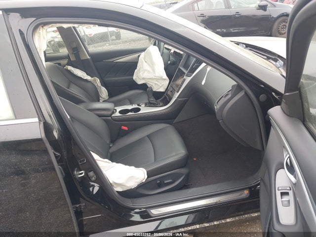 INFINITI Q50 Luxe Awd