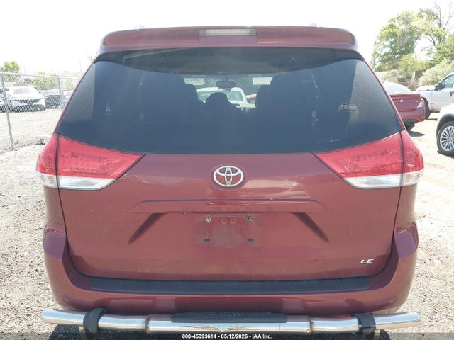 Toyota Sienna Le V6 8 Passenger