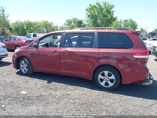 Toyota Sienna Le V6 8 Passenger