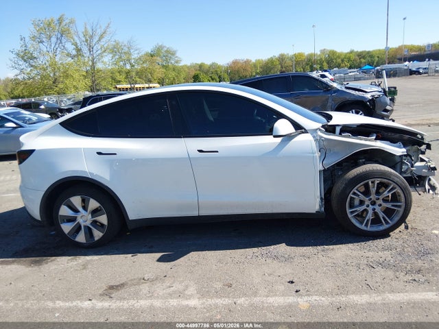 Tesla Model Y Long Range Dual Motor All-wheel Drive