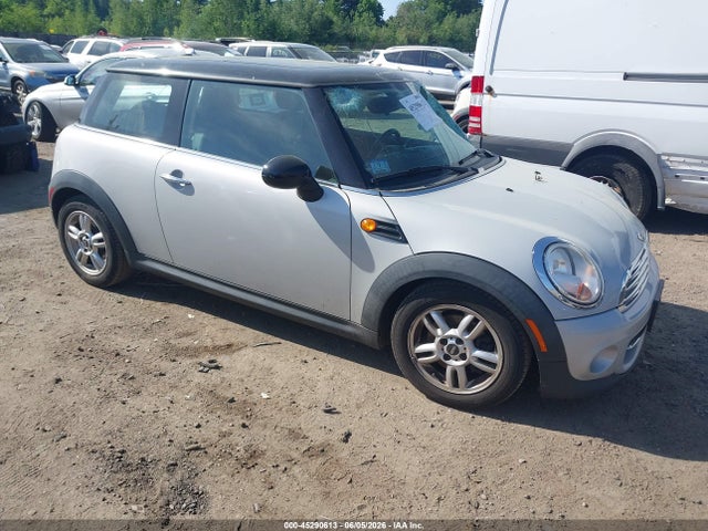 Salvage MINI Hardtop Image
