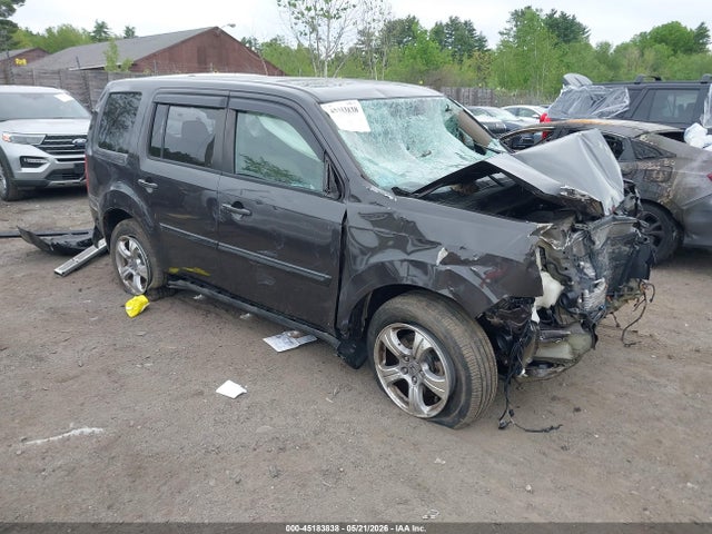 Salvage Honda Pilot Image