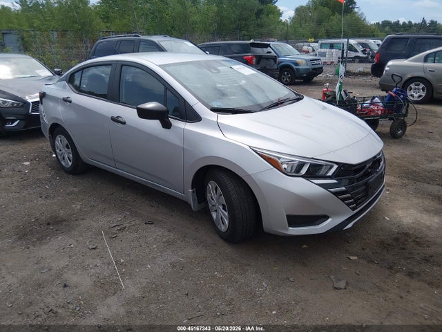 Salvage Nissan Versa Image