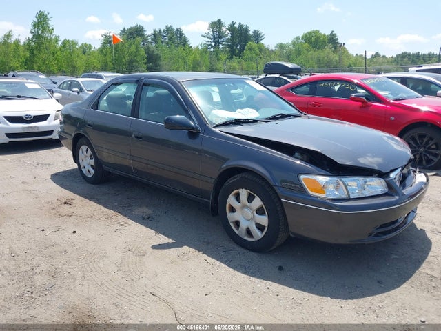 Salvage Toyota Camry Image