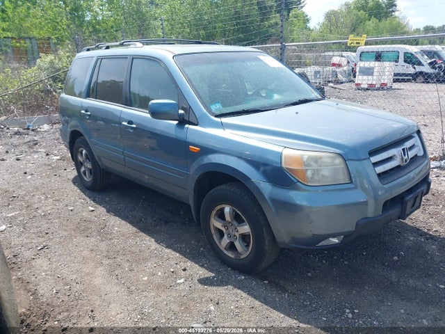 Salvage Honda Pilot Image