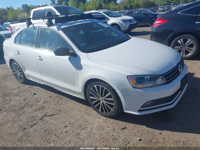 Salvage Volkswagen Jetta Image