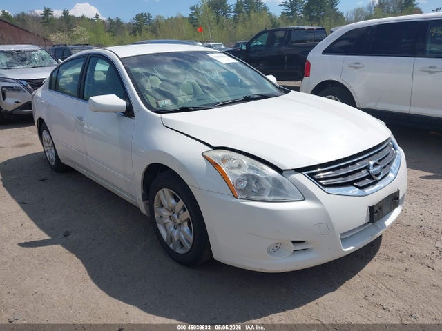 Salvage Nissan Altima Image