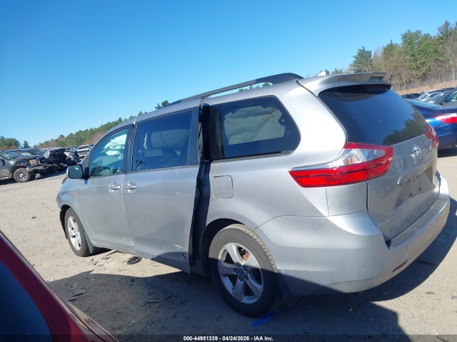 Toyota Sienna Le 8 Passenger