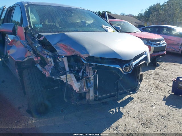 Toyota Sienna Le 8 Passenger