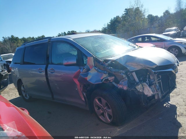Toyota Sienna Le 8 Passenger