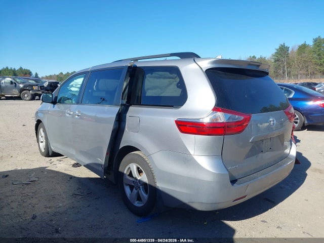 Toyota Sienna Le 8 Passenger