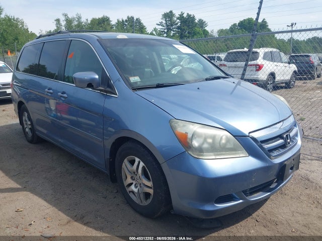 Salvage Honda Odyssey Image